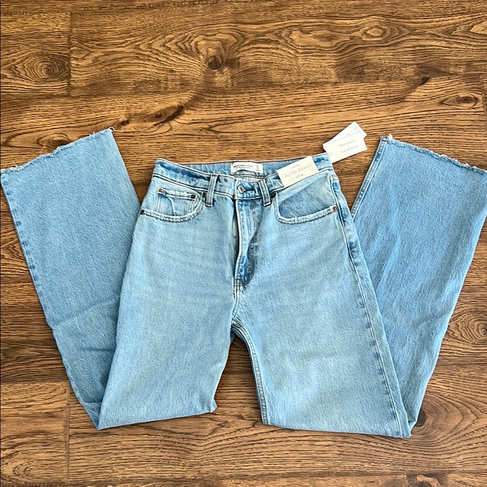 Abercrombie & Fitch '90s Relaxed High Rise Jeans - Light Blue